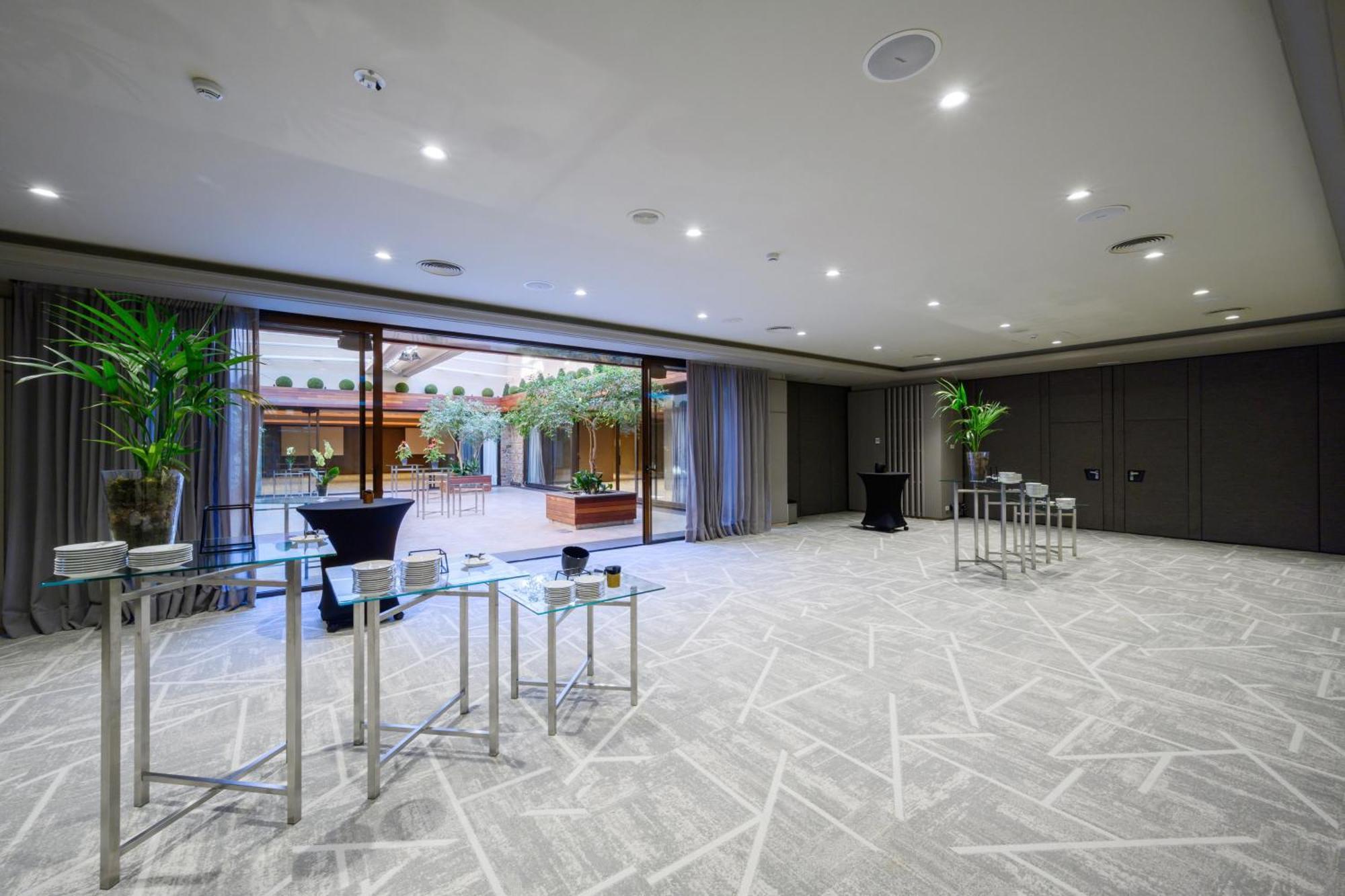Intercontinental By Ihg Hotel